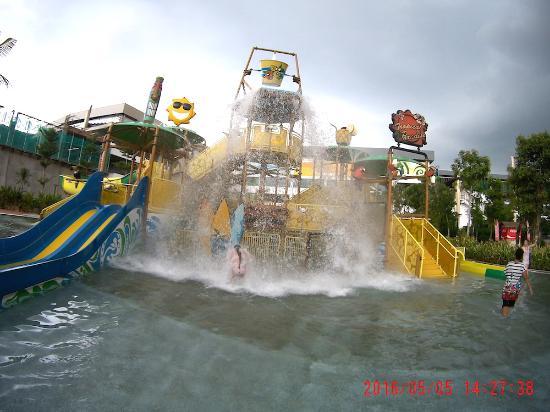 Austin Heights Water and Adventure Park